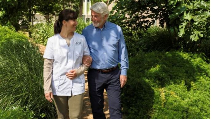 Caminar: clave para la salud y bienestar de los mayores