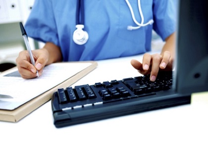 Historia clínica conectada: clave para atención médica eficaz en vacaciones