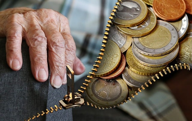 ¿Están las pensiones y los sueldos a salvo de embargos si no superan el salario mínimo?