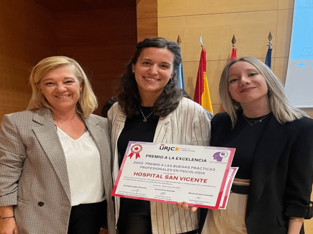 El equipo de Neuropsicología del Hospital San Vicente Vitalia, ganador del Premio a la Excelencia a las Buenas Prácticas Profesionales en Psicología