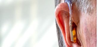 Causas de la pérdida auditiva en la tercera edad: factores clave y prevención