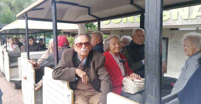 Residentes de Casaverde Navalcarnero visitan el Zoo de Madrid