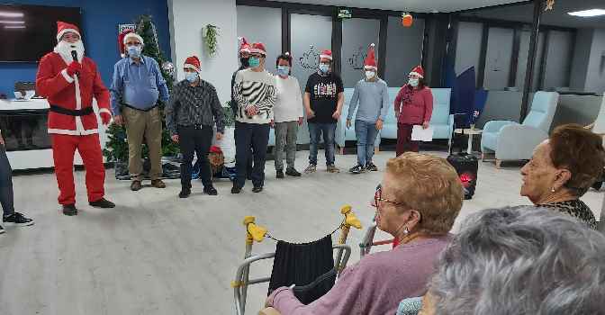 Actividades intergeneracionales de Navidad en CleceVitam Ponent junto a la asociación Down Lleida.
