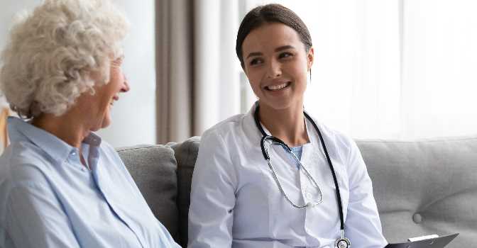 La falta de profesionales en residencias de mayores ya afecta a las farmacias