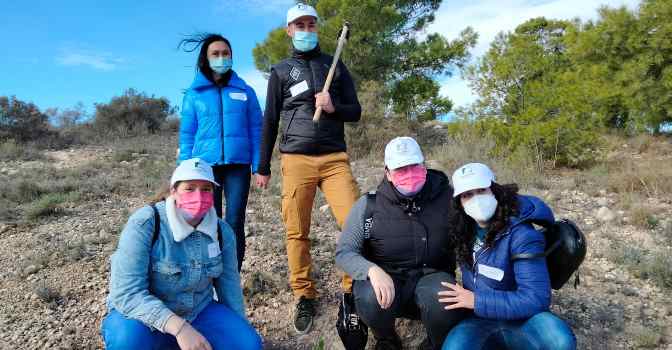 Acción de reforestación del Grupo Casaverde a través de la Fundación Casaverde en Mutxamel, Alicante.