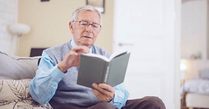 El Club de Lectura Fácil de Lares promueve la pasión por la lectura entre los mayores.