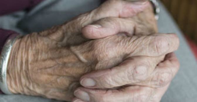 EULEN Sociosanitarios analiza la fragilidad en personas mayores en una jornada sobre bioética