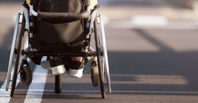 Científicos de Suiza logran que personas paralizadas puedan volver a caminar