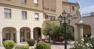 Lares Navarra pide el compromiso de las Instituciones para defender a las residencias sin ánimo de lucro
