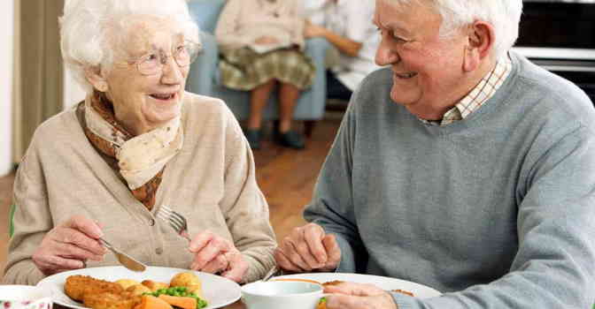 Sodexo crea programa de estimulación sensorial a través de la comida para mejorar la nutrición de los mayores en residencias.