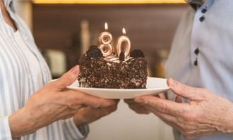 AESTE destaca la urgencia de reforzar los cuidados ante el aumento de la esperanza de vida en España