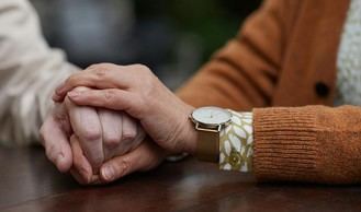 Andalucía lanza estrategia para combatir la soledad en mayores