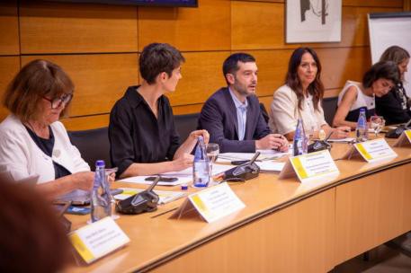 Bustinduy pide a las CCAA usar el aumento de financiación para reducir listas de espera en dependencia