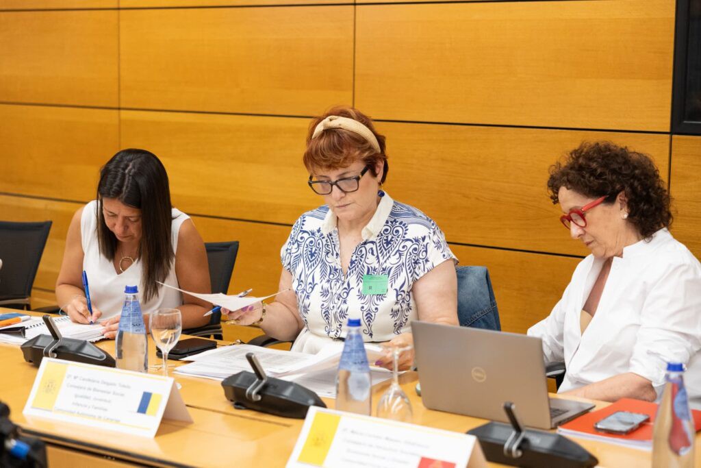 Canarias exige al Estado una financiación justa para la dependencia