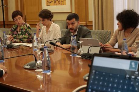 Gobierno establece comisión para mejorar cuidados de dependencia