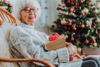 Ideas de regalos navideños para personas con Alzheimer