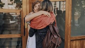 Nuevo posgrado aborda la soledad en personas mayores para profesionales del sector social y sanitario