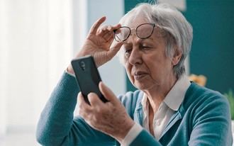 HelpAge y Maldita.es se unen para promover la alfabetización mediática en áreas rurales y entre mayores