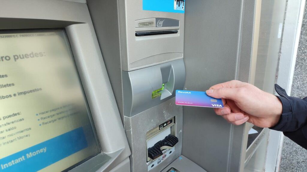 Madrid será la primera región de España con cajeros automáticos en todos sus municipios