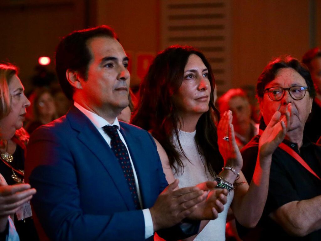 Andalucía refuerza la atención a la dependencia con 305 nuevos profesionales