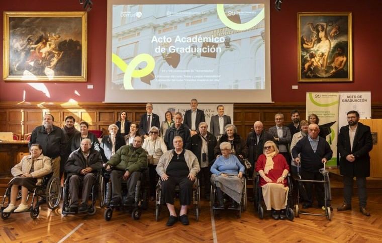 Más de 135 mayores se gradúan en la Senior University de DomusVi