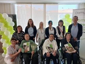Más de 220 mayores reciben su libro de vida en el proyecto 'Vidas con Historia' de DomusVi