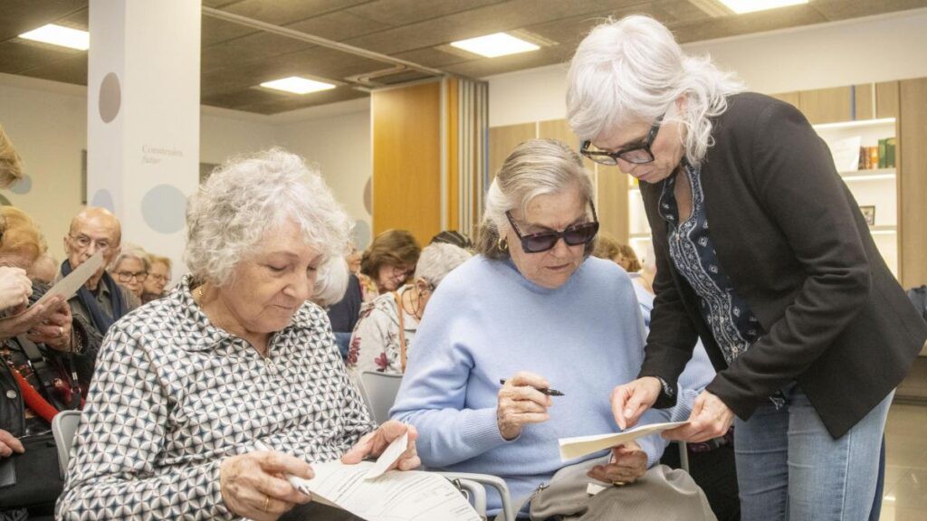 Apoyo emocional para mayores en duelo a través de talleres y charlas