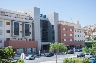 La OCU suspende las residencias de mayores: falta personal, atención psicológica y la espera media supera los 7 meses
