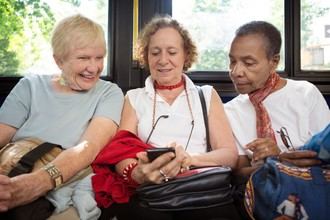 Iniciativa europea busca combatir la desinformación en comunidades rurales y entre personas mayores