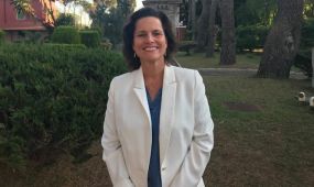 Cáritas Española inicia una nueva etapa con el nombramiento de María González Dyne como secretaria general. El relevo se produce en un contexto especialmen