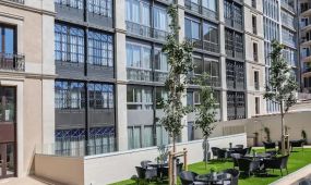 La promotora inmobiliaria UNIQ Residential ha cerrado la venta de la residencia de mayores Sanitas situada en la Rambla de Cataluña de Barcelona. El activo