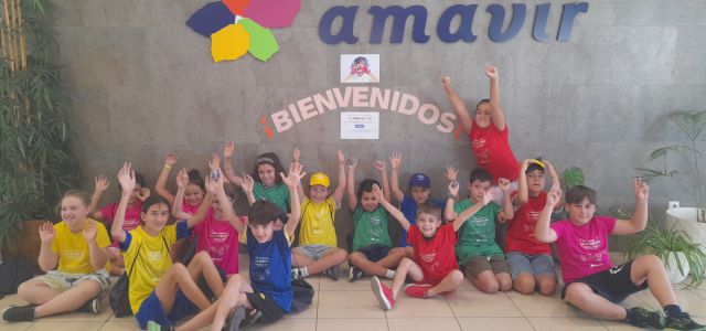 Más de 400 niños y niñas han participado en los campamentos intergeneracionales de verano organizados por Amavir, titulados 'De acampada con mis abuelos'. 