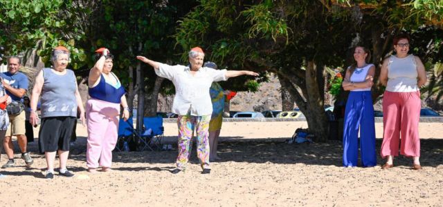 La Consejería de Bienestar Social del Gobierno de Canarias ha lanzado talleres de verano centrados en el envejecimiento activo y la soledad no deseada, com