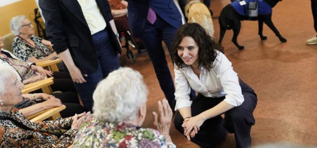 La presidenta de la Comunidad de Madrid, Isabel Díaz Ayuso, ha presentado un plan para construir más de 300 viviendas con apoyos destinados a personas mayo