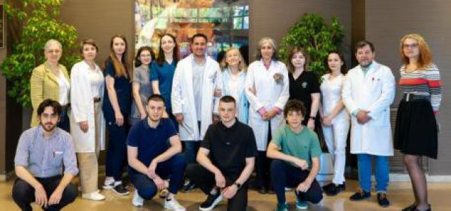 El Centro de Referencia Estatal de Atención al Daño Cerebral (CEADAC) en Madrid acoge a un grupo de ocho profesionales sanitarios ucranianos para una forma