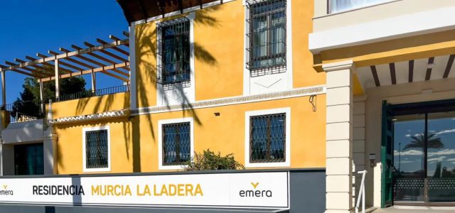 Emera Murcia La Ladera, una nueva residencia para mayores, abre sus puertas en la histórica 'Casona' de Churra, Murcia. Este centro combina la arquitectura