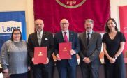 Lares y la Universidad de Granada lanzan una Cátedra para mejorar los cuidados a mayores