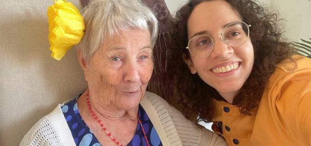 El Día Mundial de la Salud Mental destaca la importancia de la sociabilización en el bienestar emocional de las personas mayores, quienes a menudo enfrenta