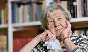 La escala GDS (Global Deterioration Scale) es una herramienta clave para clasificar la evolución de la enfermedad de Alzheimer en siete fases distintas, fa