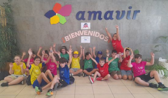 Más de 400 niños y niñas han participado en los campamentos intergeneracionales de verano organizados por Amavir, titulados 'De acampada con mis abuelos'. 