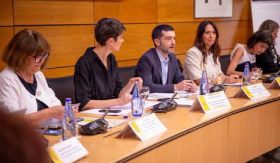 El ministro de Derechos Sociales, Pablo Bustinduy, ha instado a las comunidades autónomas a utilizar el histórico incremento de 6.200 millones de euros en 