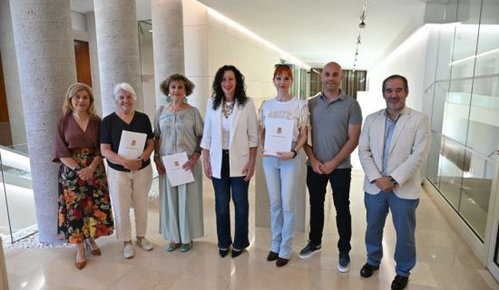 El Ayuntamiento de Almería, liderado por la alcaldesa María del Mar Vázquez, ha firmado cuatro convenios sociales con un total de 46.000 euros en subvencio