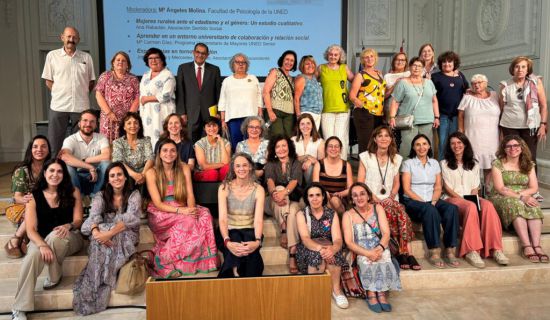 El Instituto de Salud Carlos III (ISCIII) ha celebrado la jornada 'Envejecer y cuidar con salud', enfocada en el envejecimiento saludable y los cuidados pa