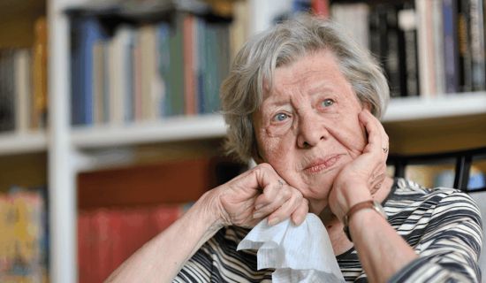 La escala GDS (Global Deterioration Scale) es una herramienta clave para clasificar la evolución de la enfermedad de Alzheimer en siete fases distintas, fa