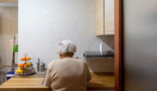 La Junta de Andalucía ha destinado 46,6 millones de euros a la financiación de servicios sociales comunitarios en entidades locales. Esta inversión, public