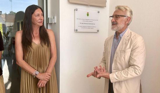La Junta de Andalucía ha inaugurado un nuevo centro de día para personas mayores en Bonares, con una inversión total cercana a dos millones de euros, de lo