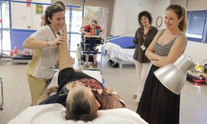 Madrid lanza un programa innovador de apoyo psicológico para familias con discapacidad