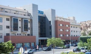 La OCU suspende las residencias de mayores: falta personal, atención psicológica y la espera media supera los 7 meses