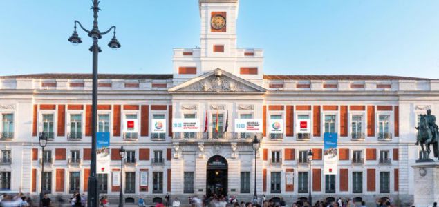 La Comunidad de Madrid y la Fundación Adecco han lanzado una iniciativa para promover la capacitación digital de las personas sénior en el sector de la hos