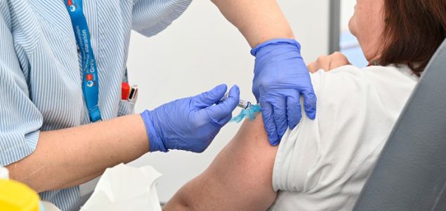 Una investigación del Hospital Gregorio Marañón de Madrid revela que la vacuna de la gripe puede reducir significativamente el riesgo de infartos graves y 